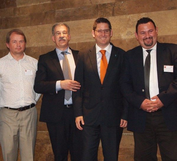 Miembros de la Plataforma Europea de Sordos, Hipoacúsicos y Sordociegos reunidos en Atenas